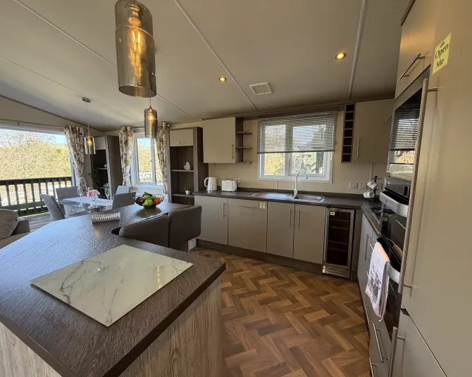 Atlas Lilac Lodge