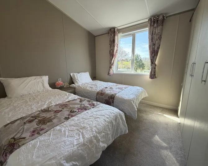 Atlas Lilac Lodge